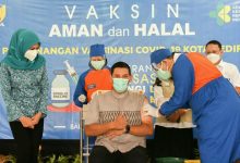 Photo of Walikota Kediri, Awali Vaksinasi Covid 19 di Kota Kediri