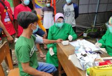 Photo of Masa Pandemi, Puskesmas Ngetos Perketat Pemeriksaan Kesehatan Pengungsi