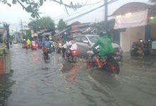Photo of Hujan Deras, Jalanan Kaliombo Selalu Tergenang