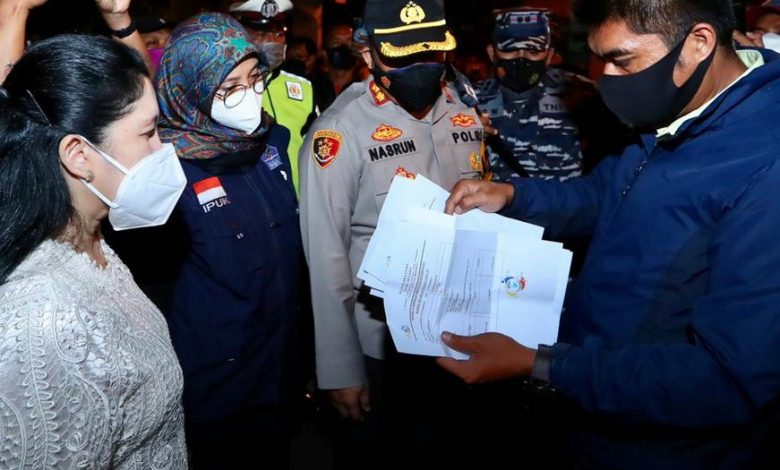 Photo of Demi Kebaikan Bersama, Pemeriksaan di Pelabuhan Ketapang Diperketat