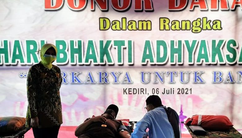 Photo of Jaga Stamina, Puluhan Pegawai Kejari Kab Kediri Ikuti Aksi Donor Darah HBA