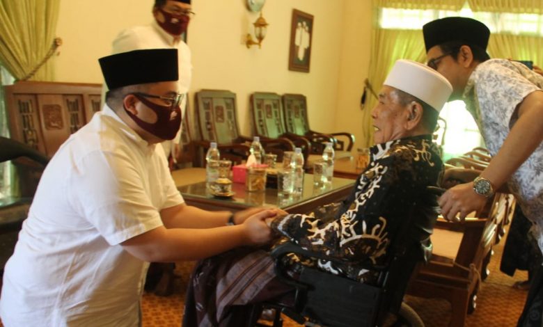 Photo of KH Ahmad Zainuddin Djazuli Tutup Usia, Mas Bup Haturkan Duka Mendalam