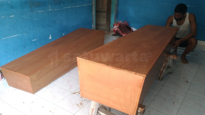 Photo of Pesanan Melonjak Saat Pandemi, Pengrajin Peti Jenazah Harapkan Hal Ini