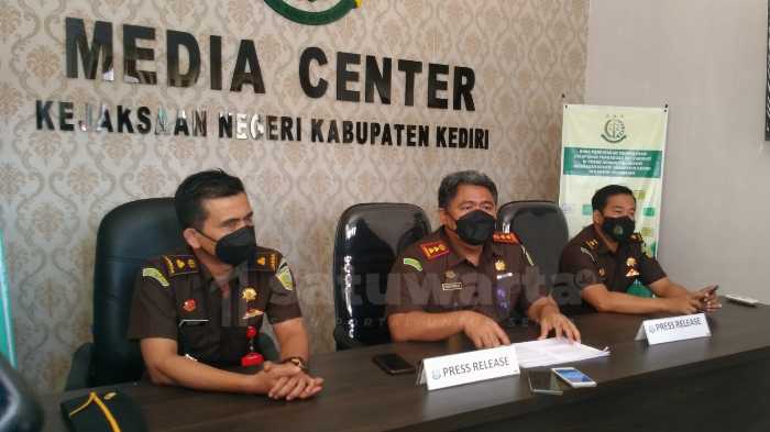 Photo of Kejari Kabupaten Kediri Tetapkan 1 Tersangka Baru Korupsi di Lingkup Dinas Kominfo