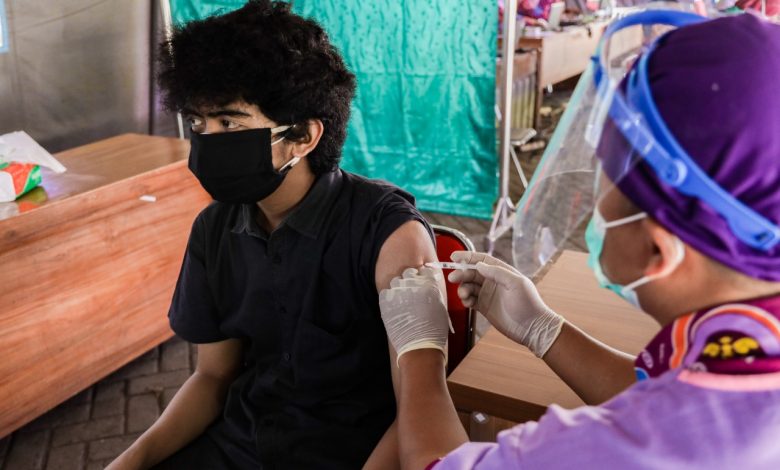 Photo of RSUD Gambiran Gelar Vaksinasi Astra Zanecca-Moderna Dosis Pertama Untuk Umum