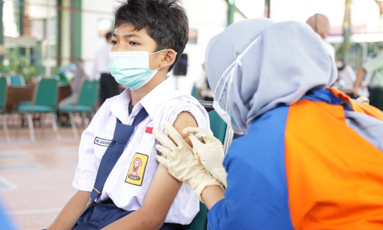 Photo of Siswa SMP di Kota Kediri Mulai Jalani Vaksinasi Covid-19