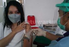 Photo of Penyintas Gejala Ringan Bisa Dapatkan Vaksinasi Booster Setelah 1 Bulan
