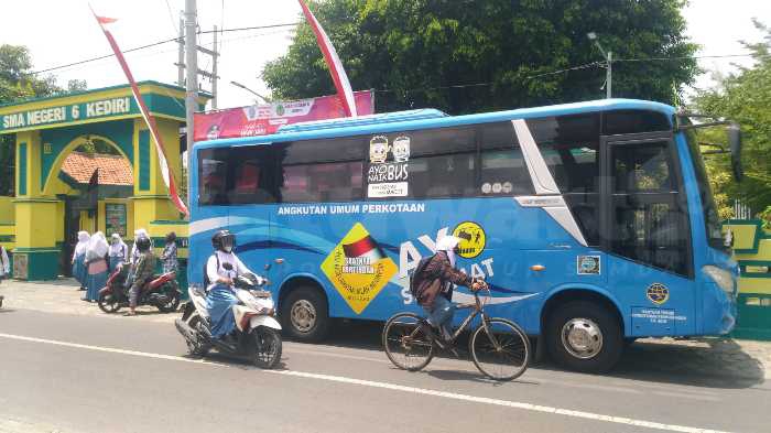 Photo of Bis Sekolah kota Kediri Kembali Beroperasi , Terapkan Prokes Ketat