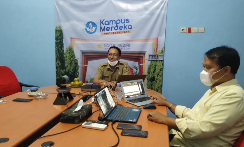 Photo of 51 Mahasiswa Magang Merdeka Ikuti Kuliah Daring Berkonsep Edutainment