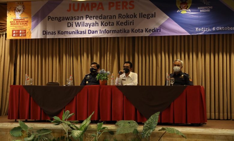 Photo of Bea Cukai – Diskominfo kota Kediri Tekankan Bahaya Peredaran Rokok Ilegal