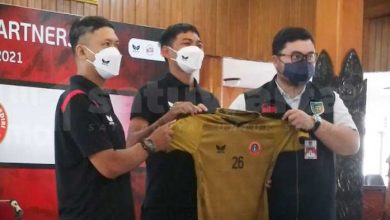 Photo of Disaksikan Mas Bup, Persedikab Kediri Gandeng Noto Sebagai Apparel Resmi