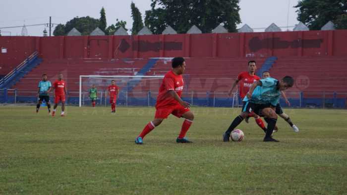 Photo of Trofeo Purwanto,  Penghormatan Bagi Pengabdian Purwanto di Stadion Brawijaya