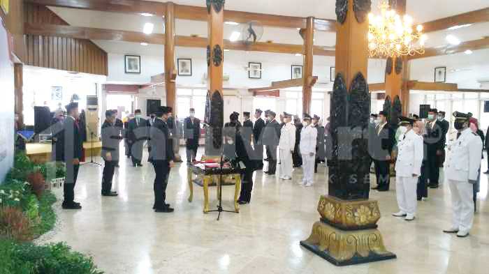 Photo of 93 Pejabat Baru Dilantik, Bupati Kediri Tekankan Good Governance Berkesinambungan