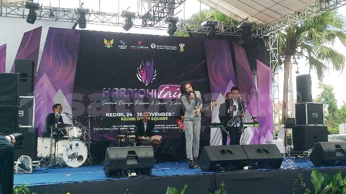 Photo of Penampilan Happy Asmara Meriahkan Pembukaan Harmoni Fair Kota Kediri