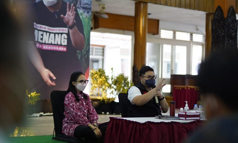 Photo of Hadir di Jumat Ngopi Bersama Mas Dhito, Mba Chica Ikut Dengarkan Aspirasi Warga