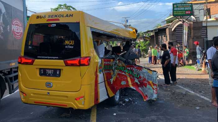 Photo of Sopir Truk Penabrak Elf di Gampengrejo Dibekuk di Sidoarjo