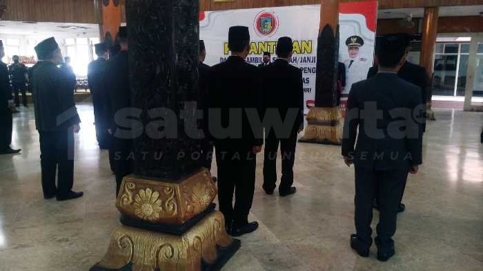 Photo of 7 Kepala Puskesmas Baru Dilantik, Bupati Kediri Ingatkan Ancaman Covid-19