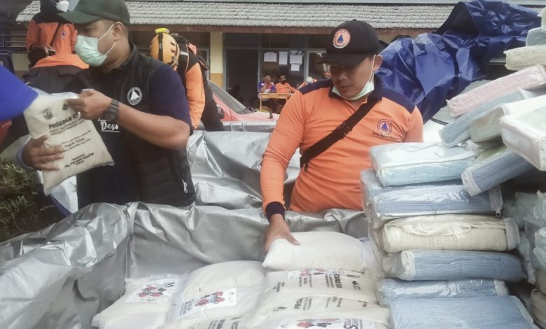 Photo of Pemkab Kediri Kirim 1,5 Kwintal Sambel Pecel Untuk Korban Erupsi Semeru