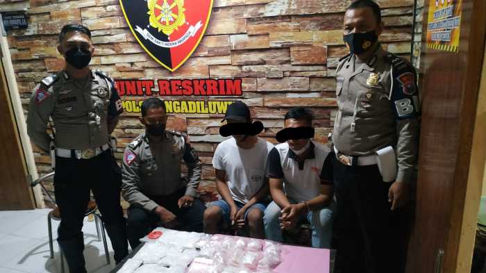 Photo of Kejar Pelanggar Marka Jalan, Petugas Temukan 14 Ribu Pil Dobel L