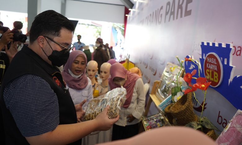 Photo of Mas Dhito Minta Setiap Kecamatan Punya Produk UMKM Andalan Siap Ekspor