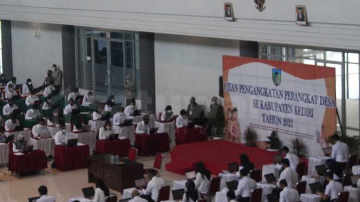 Photo of Ratusan Calon Perangkat Desa di Kab Kediri Ikuti Ujian Serentak