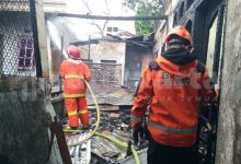 Photo of Masak di Tungku Kayu Lupa Dimatikan, Separuh Rumah Hancur Dilalap Api