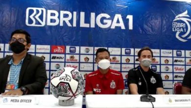 Photo of Kalah, Pelatih Bhayangkara FC Pertanyakan Free Kick Persik