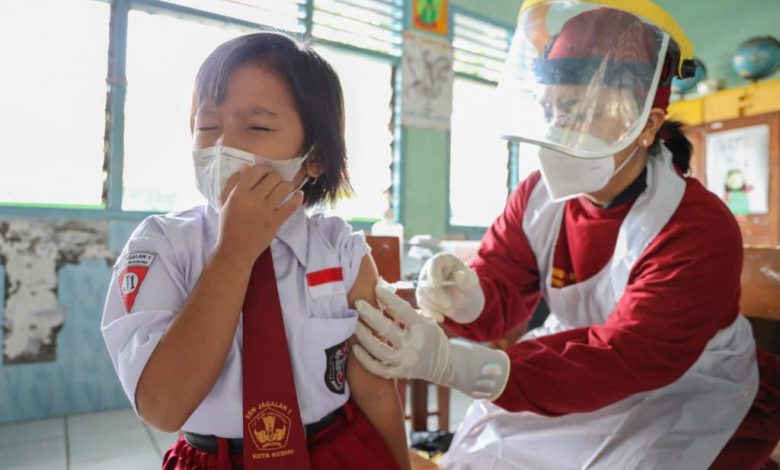 Photo of Vaksinasi Anak U6-11 Kota Kediri 69,79 Persen, Pekan Ini Dosis 2 Mulai Dijalankan