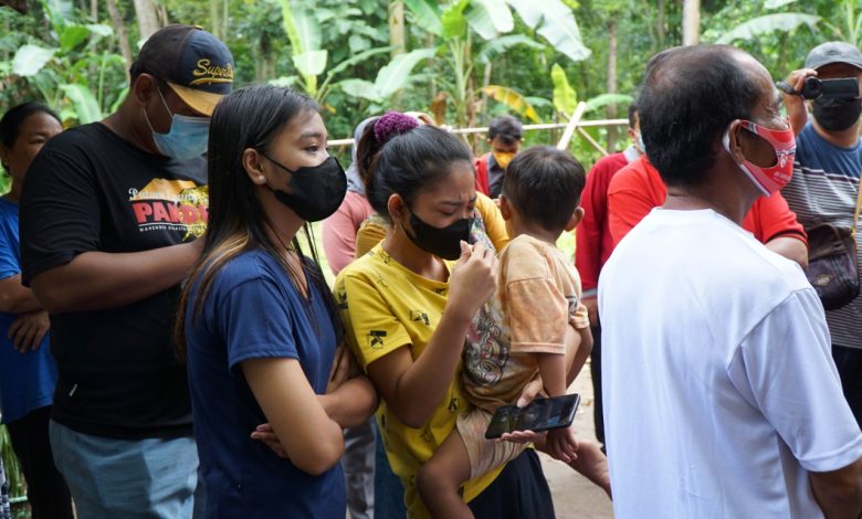 Photo of Ringankan Beban, Mas Dhito Biayai Sekolah Anak Tukang Becak