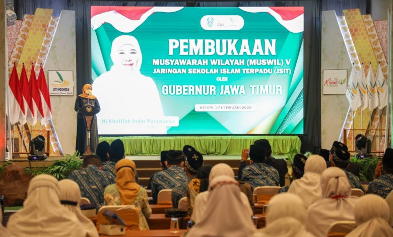 Photo of Ditengah Pandemi dan Digitalisasi, Dunia Pendidikan Dihadapkan Tantangan Berat
