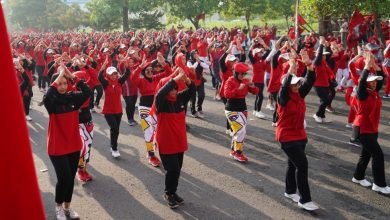 Photo of Apresiasi Rekor Senam SICITA, Bupati Kediri : Kobarkan Semangat Cinta Tanah Air