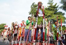 Photo of Gelar Tiga Parade 77, Mas Dhito Berharap Warga Kediri Tetap Bahagia
