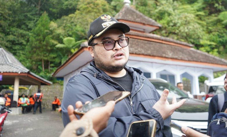 Photo of Mas Dhito Rencanakan Bangun Jalan Alternatif Menuju Air Terjun Dholo