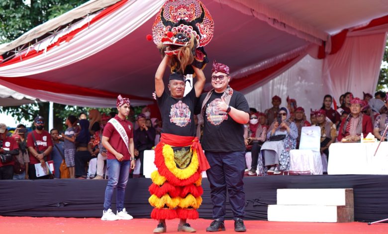 Photo of Ribuan Pembarong Nusantara Semarakkan Parade 1000 Barong