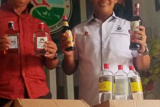 Photo of Operasi Pekat Polres Kediri Amankan Ribuan Botol Miras