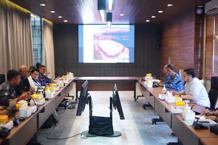 Photo of Rumput Stadion Baru, Mas Dhito Pastikan Berstandar FiFA