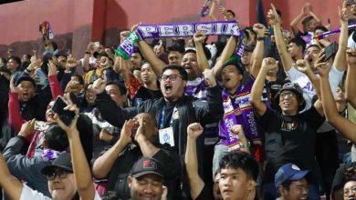 Photo of Tekuk Persis 2 – 0, Mas Dhito Bersama Ribuan Suporter Nyanyikan Anthem Persik