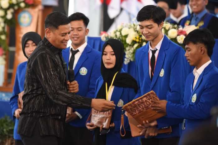 Photo of 2.245 Maba UNP Dikukuhkan, Ini Pesan Khusus Wali Kota Kediri