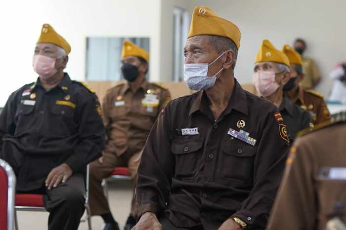 Photo of Hari Pahlawan, Pemkab Kediri Bersama Veteran Ziarah ke TMP Pare