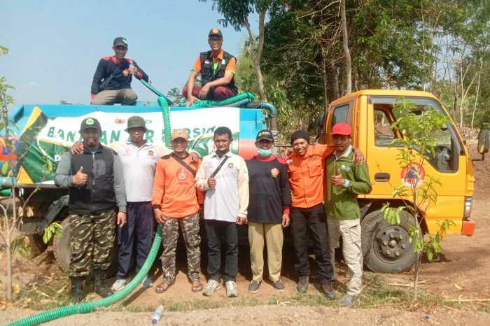 Photo of Atasi Kekeringan, Pemkab Kediri Dropping Puluhan Ribu Liter Air Bersih Setiap Hari