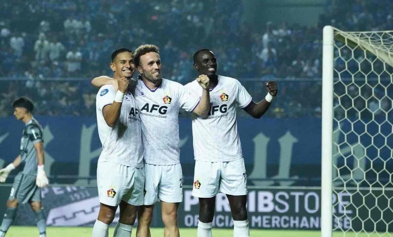 Photo of Raih Poin Penuh, Persik Taklukkan Persib Dua Gol Tanpa Balas