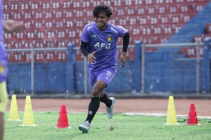 Photo of Persik Kediri Resmi Pinjamkan Abiyoso Ke Madura United