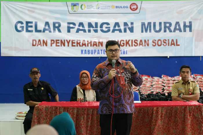 Photo of Digelar di 10 Titik, Gelar Pangan Murah DKPP Kabupaten Kediri Disambut Antusias Warga