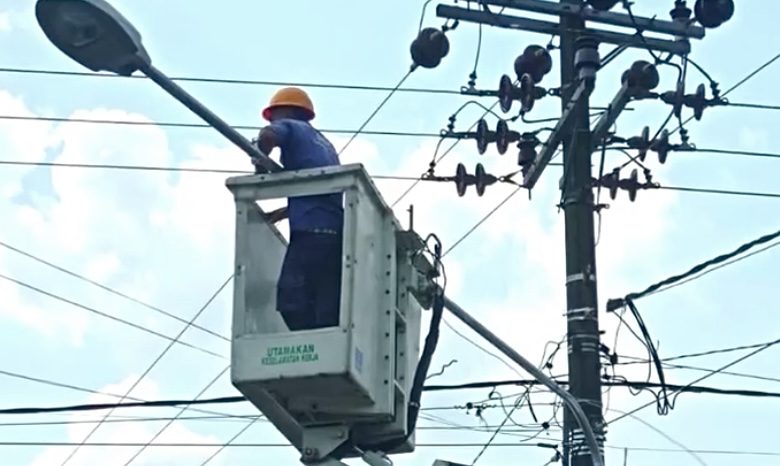 Photo of Ribuan PJU Terpasang, Jalan Minim Penerangan di Kediri Jadi Prioritas