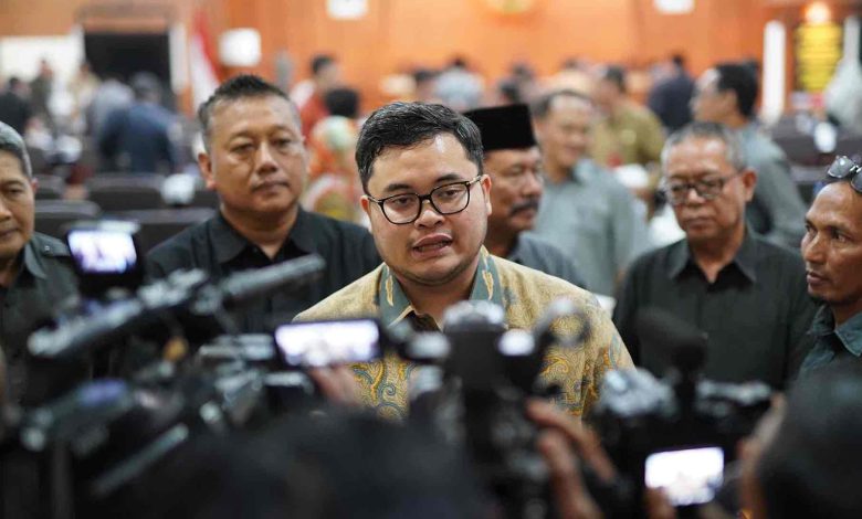 Photo of Tewasnya Santri di Kediri, Mas Dhito Sampaikan Duka Mendalam