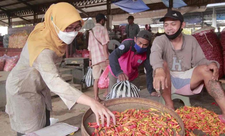 Photo of Sempat Meroket, Pemkab Kediri Pantau Harga Cabai Hingga Berangsur Turun