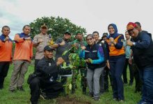 Photo of Penghijauan Kawasan Lingkar Klotok Kota Kediri, Libatkan Ratusan Relawan Lingkungan