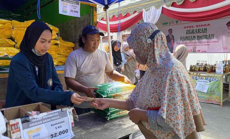 Photo of Menjelang Idul Fitri, Pemkab Kediri Pastikan Kebutuhan Pokok Masyarakat Aman
