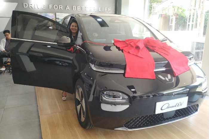 Photo of Mengaspal di Kediri, Wuling Cloud EV Utamakan Kenyamanan Untuk Keluarga