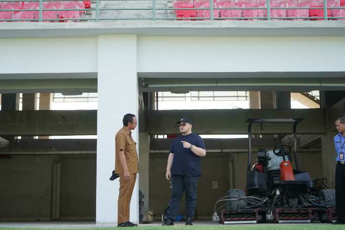 Photo of Mas Dhito Tegaskan Stadion Bukan Proyek Mangkrak, Dilanjutkan Kementerian PUPR